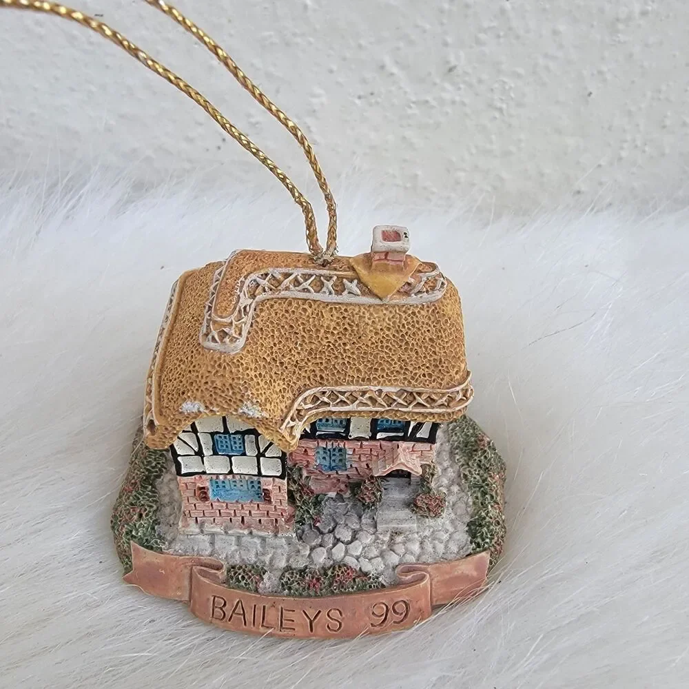 Baileys Original Irish Cream 1999 Lmtd Edition Christmas Tudor Cottage Ornament